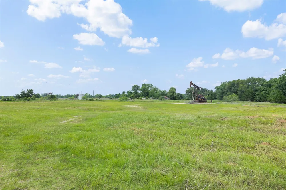 3320 County Road 430 Dime Box, TX 77853