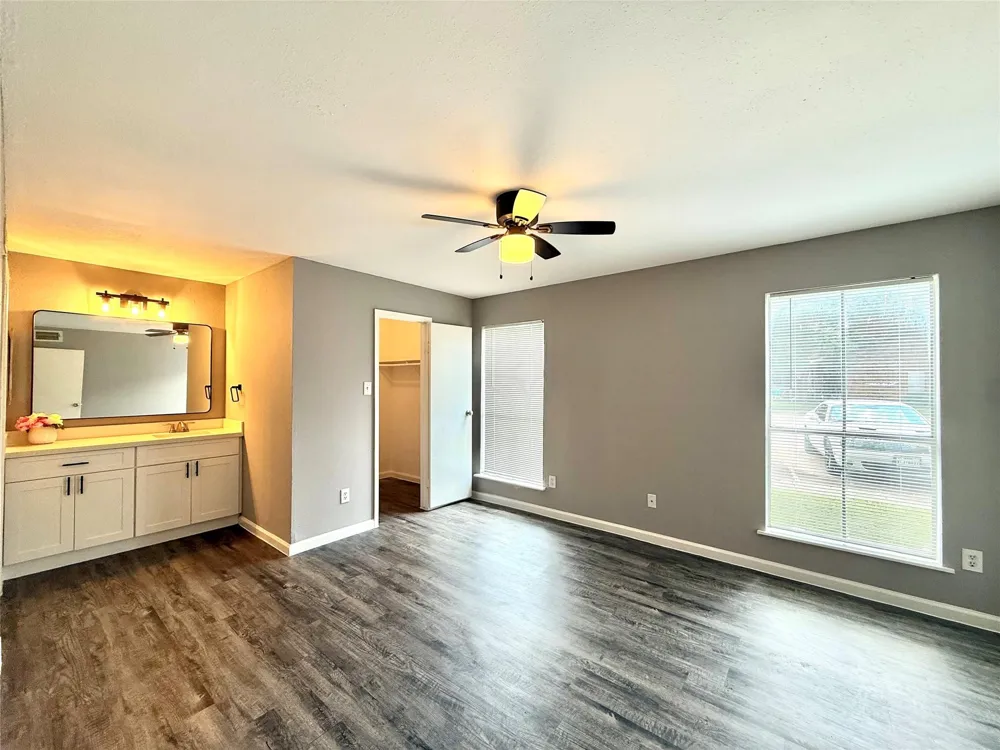 7200 W T C Jester Boulevard #3903 North Houston, TX 77088