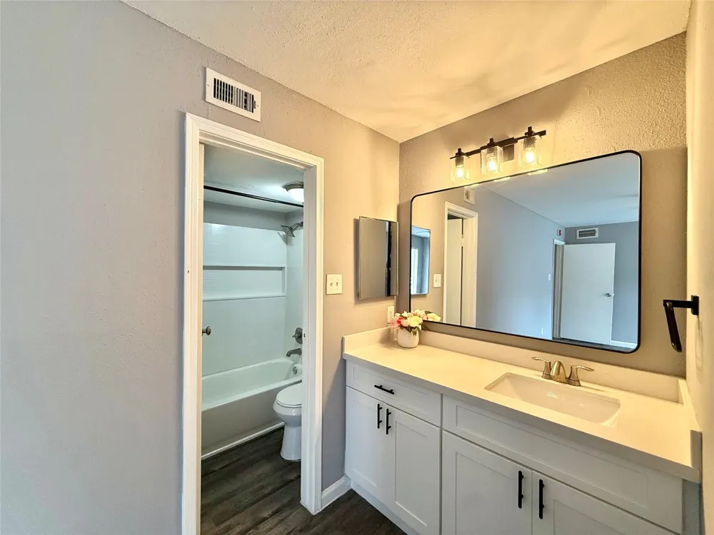 7200 W T C Jester Boulevard #3903 North Houston, TX 77088
