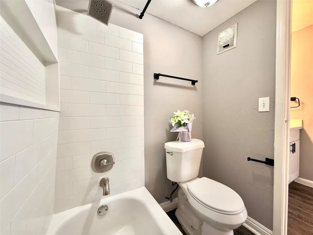 7200 W T C Jester Boulevard #3903 North Houston, TX 77088