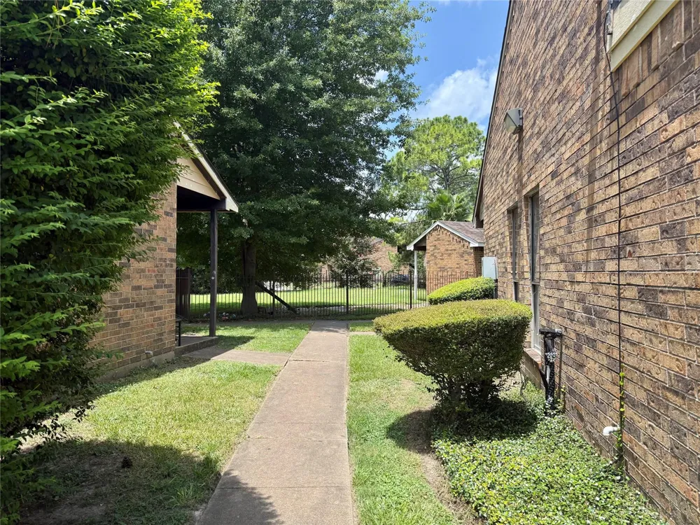 7200 W T C Jester Boulevard #3903 North Houston, TX 77088
