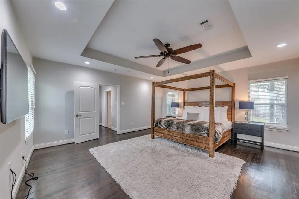 331 W 30th Street Houston, TX 77018
