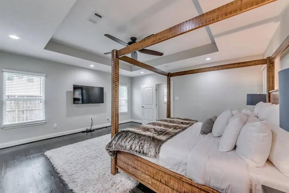 331 W 30th Street Houston, TX 77018