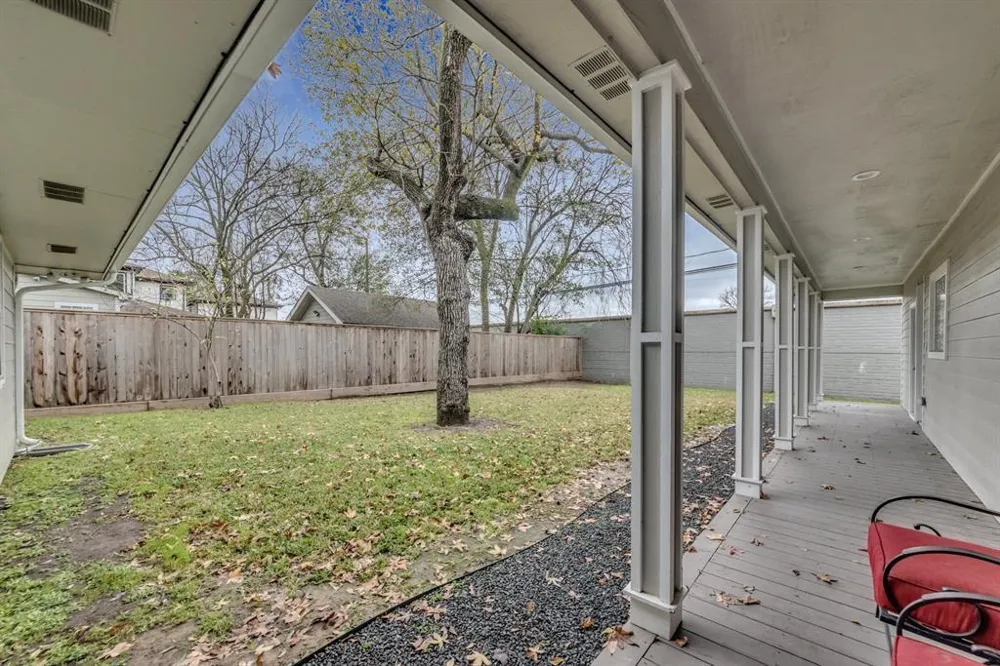 331 W 30th Street Houston, TX 77018