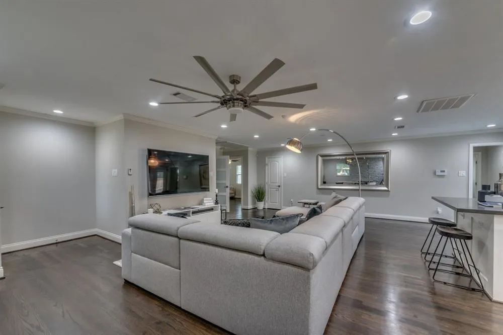 331 W 30th Street Houston, TX 77018