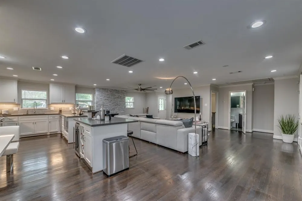 331 W 30th Street Houston, TX 77018