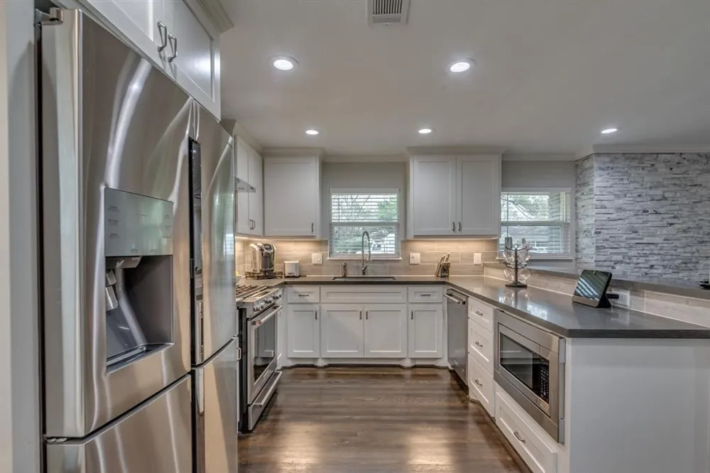 331 W 30th Street Houston, TX 77018