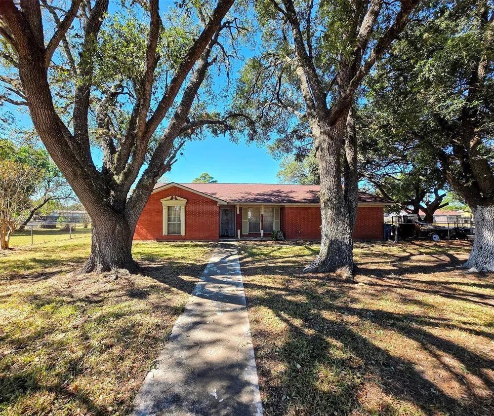 1305 2nd Street Hempstead, TX 77445