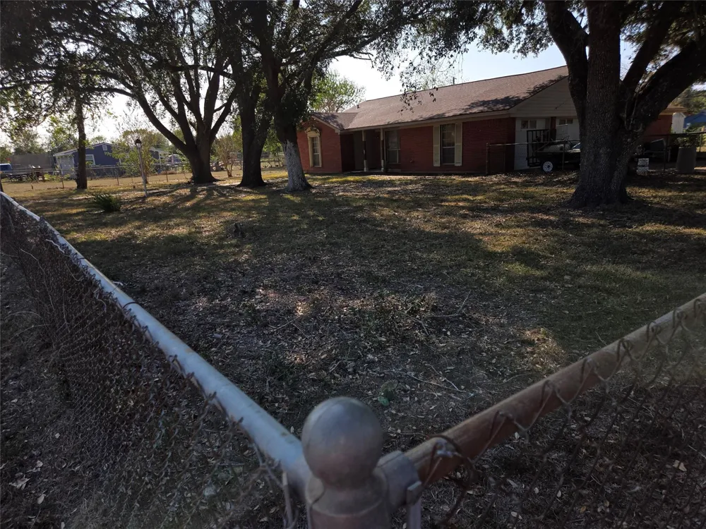 1305 2nd Street Hempstead, TX 77445