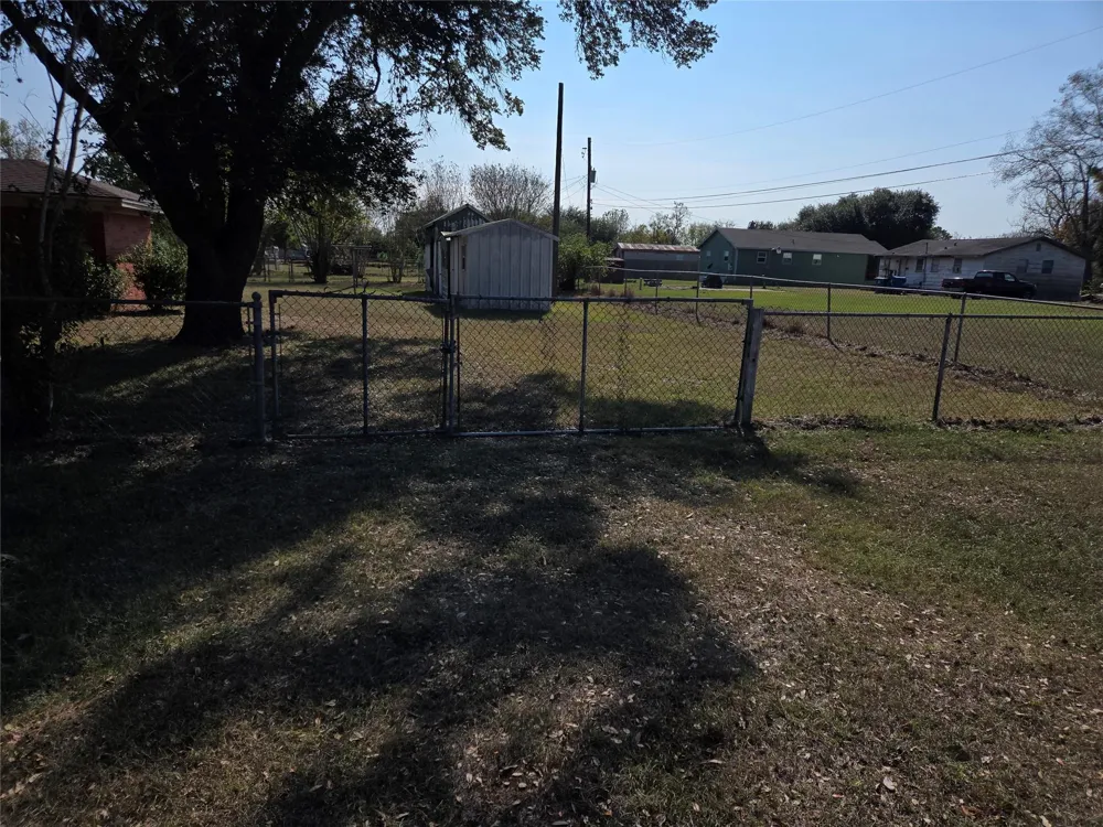 1305 2nd Street Hempstead, TX 77445