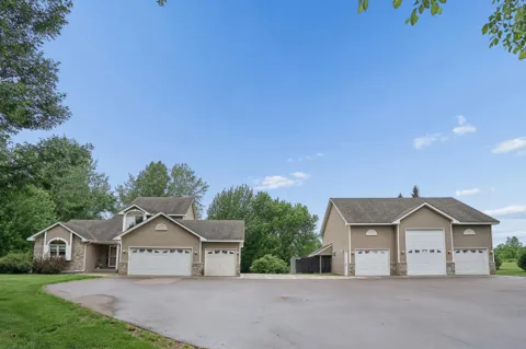 885 Katydid Lane NE