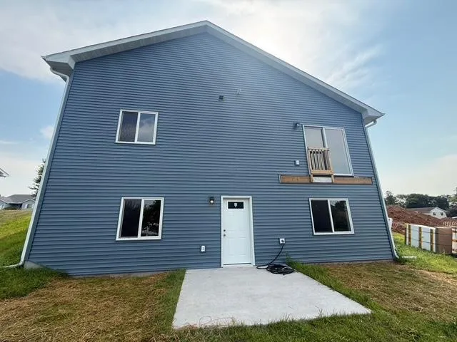 206 Blackhawk Drive Woodville, WI 54028
