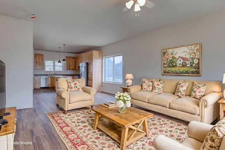 206 Blackhawk Drive Woodville, WI 54028