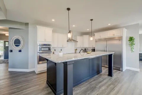 5204 Porchlight Bay