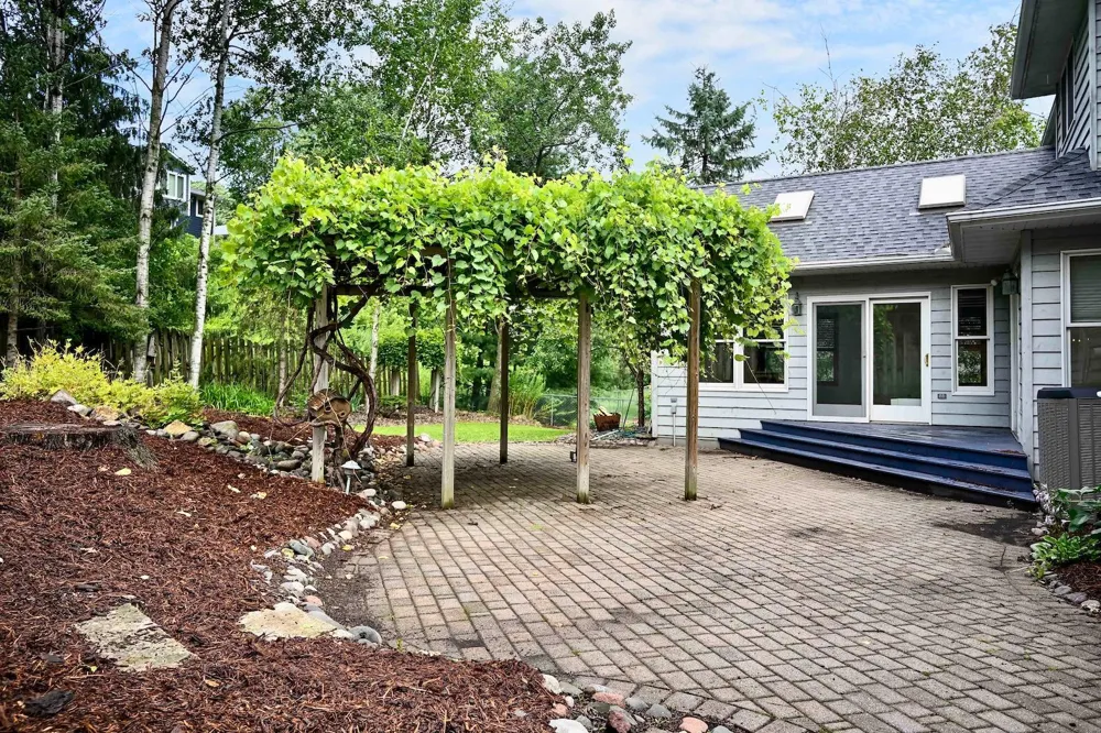 1555 48th Avenue Winona, MN 55987