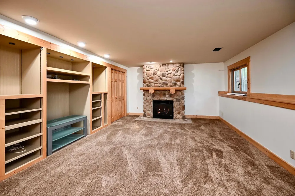 1555 48th Avenue Winona, MN 55987