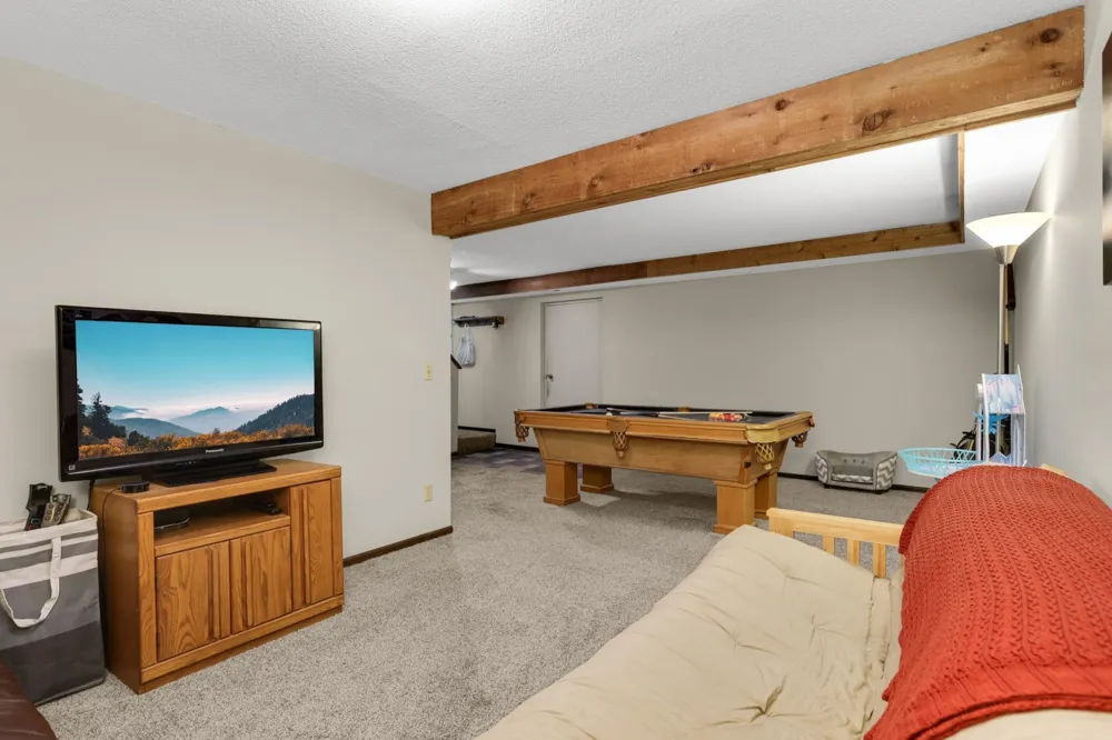 2201 Stroden Circle Golden Valley, MN 55427