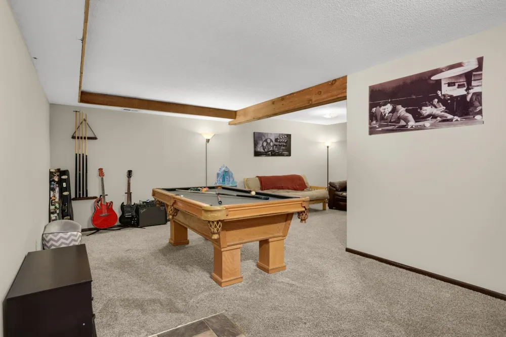 2201 Stroden Circle Golden Valley, MN 55427
