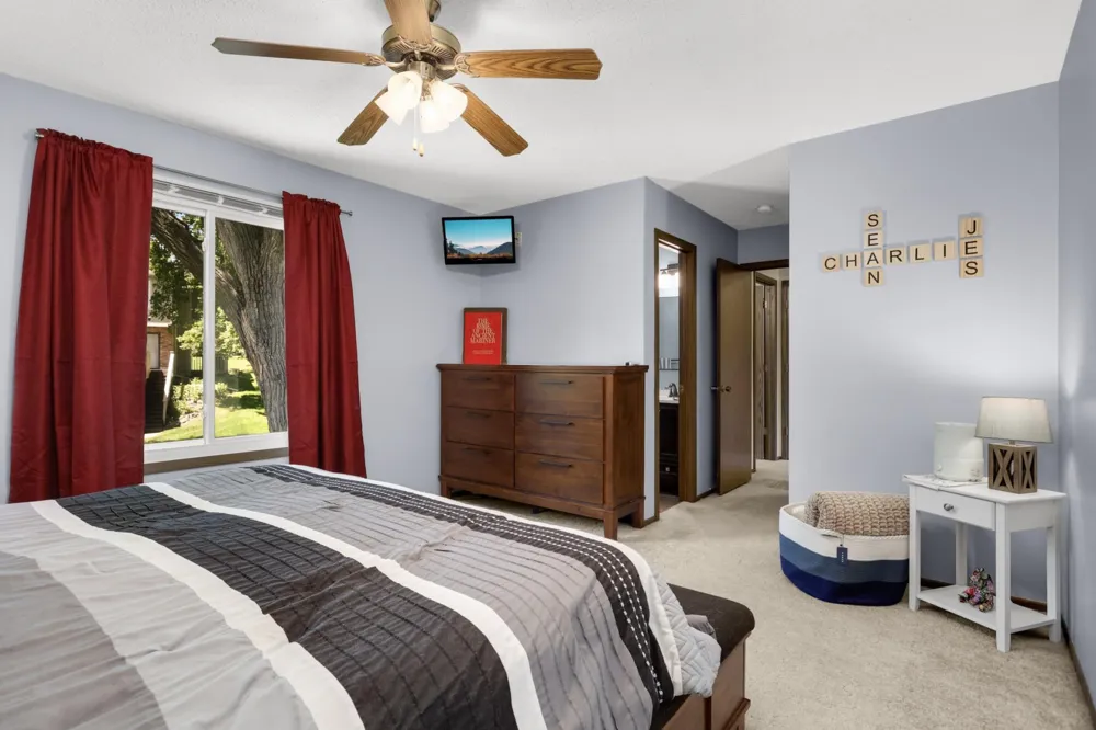 2201 Stroden Circle Golden Valley, MN 55427