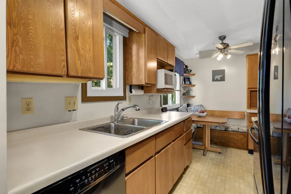 2201 Stroden Circle Golden Valley, MN 55427