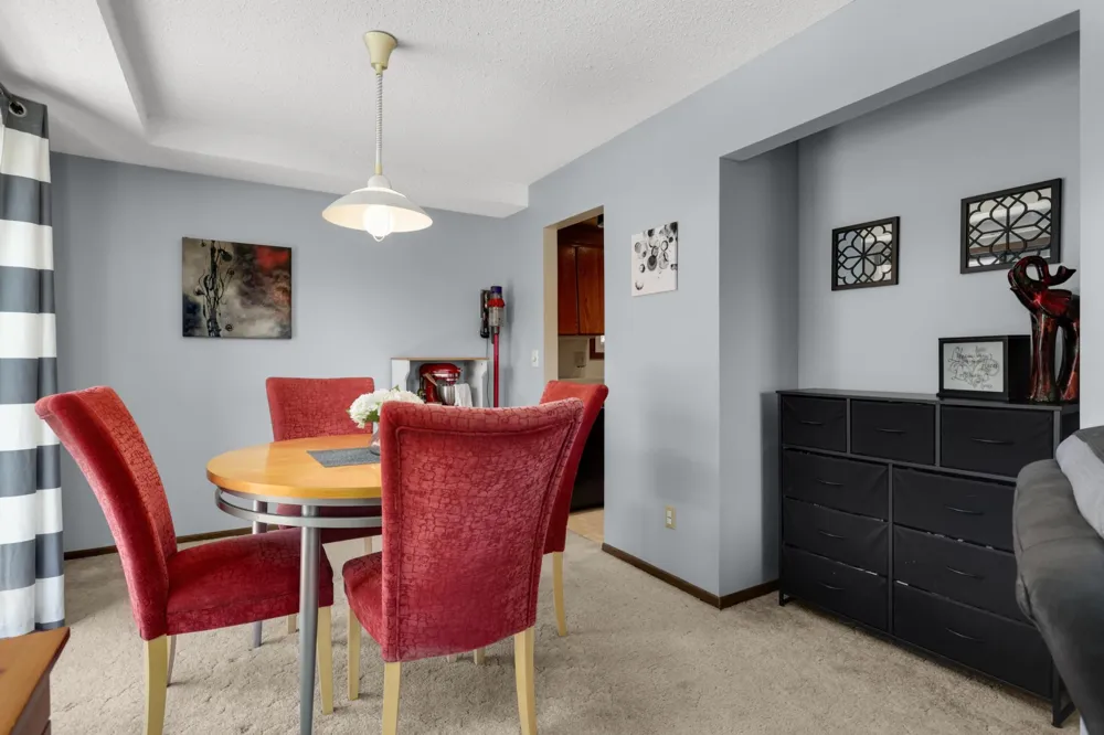 2201 Stroden Circle Golden Valley, MN 55427