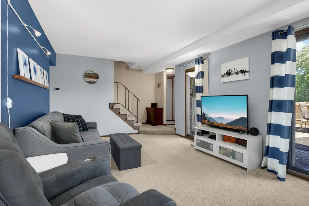 2201 Stroden Circle Golden Valley, MN 55427