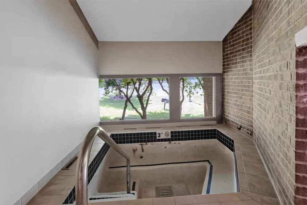4300 Trenton Lane #307 Plymouth, MN 55442