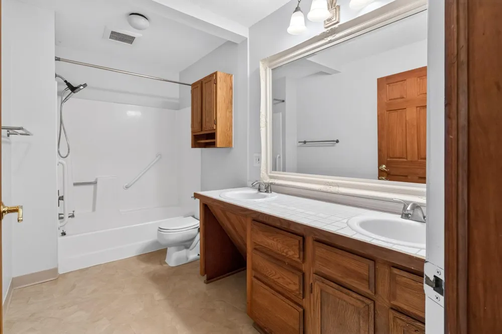 4300 Trenton Lane #307 Plymouth, MN 55442