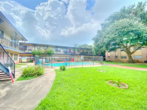 2400 5th Street #8