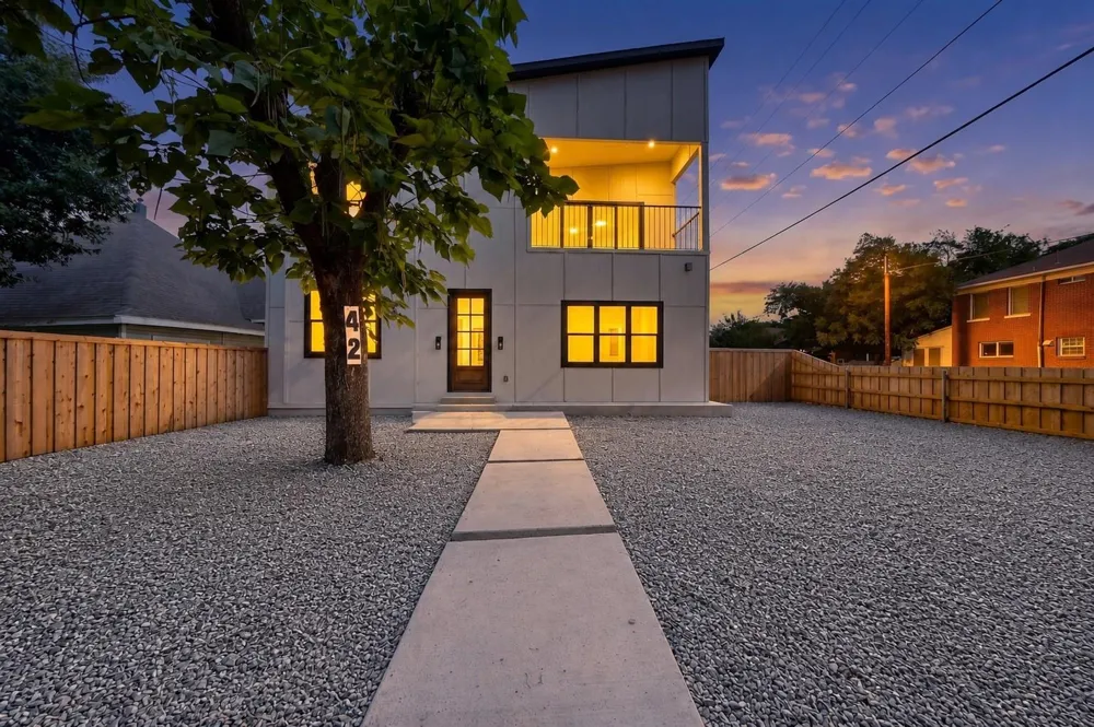 427 E 9th Street Dallas, TX 75203