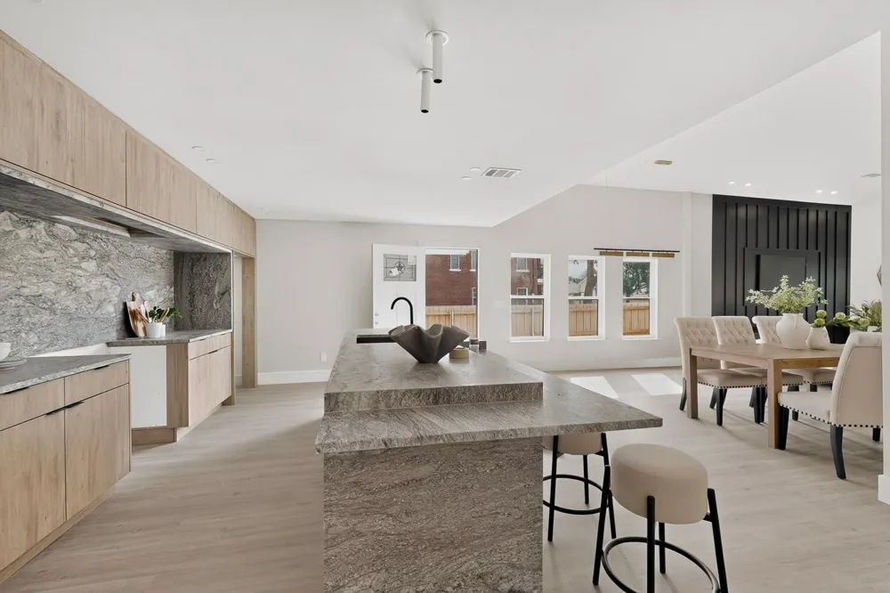 427 E 9th Street Dallas, TX 75203
