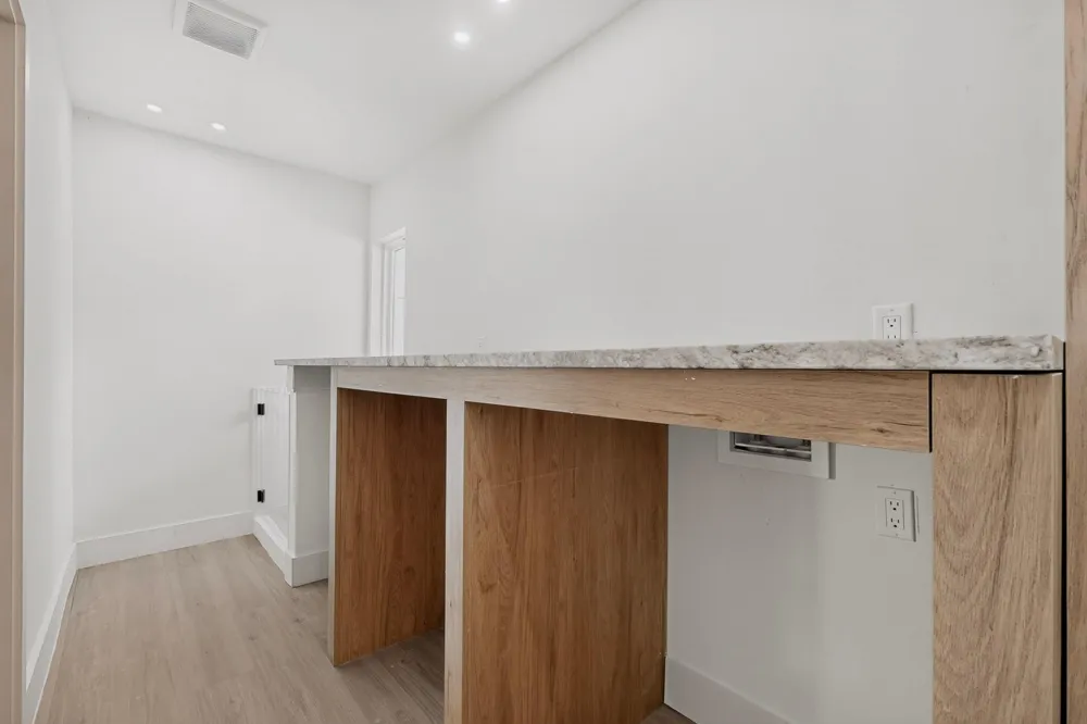 427 E 9th Street Dallas, TX 75203