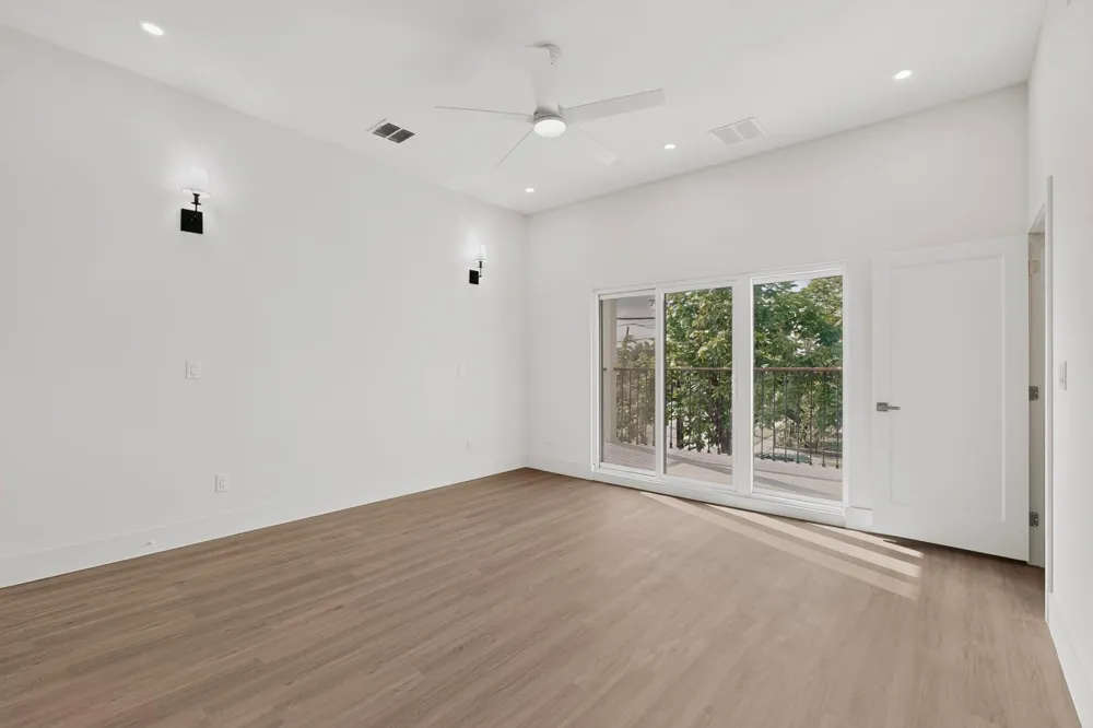 427 E 9th Street Dallas, TX 75203
