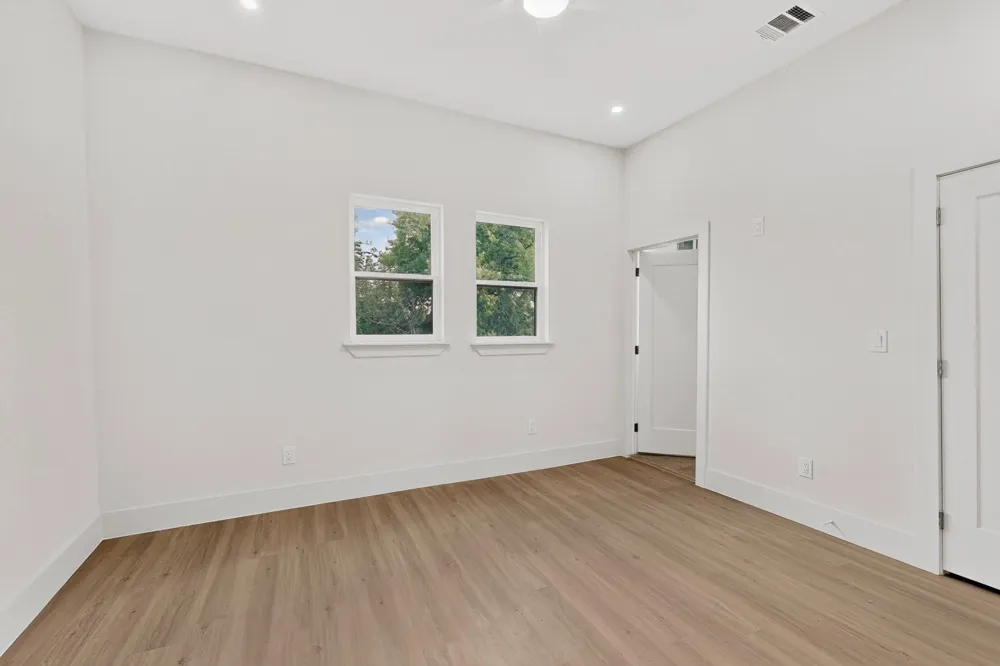 427 E 9th Street Dallas, TX 75203