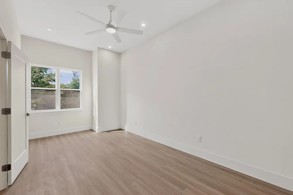 427 E 9th Street Dallas, TX 75203