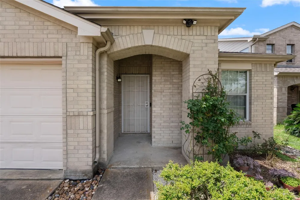 13123 Dawn Hollow Lane Houston, TX 77072