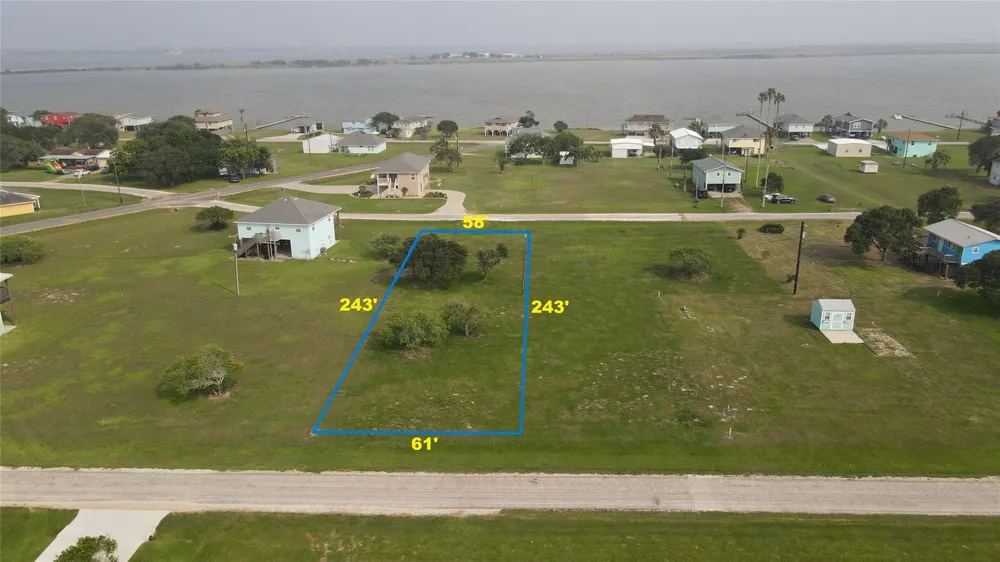 590 Bayview Drive Palacios, TX 77465