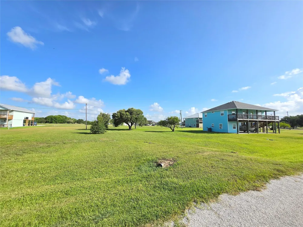 590 Bayview Drive Palacios, TX 77465