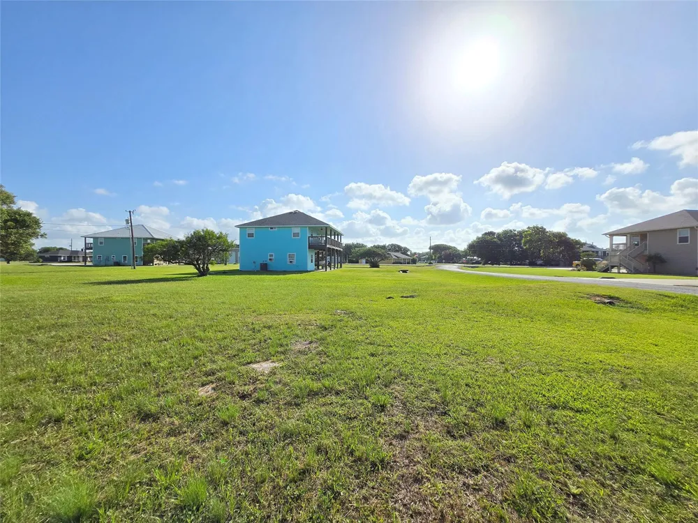 590 Bayview Drive Palacios, TX 77465
