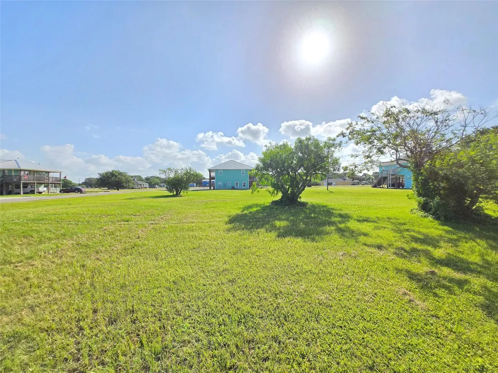 590 Bayview Drive Palacios, TX 77465