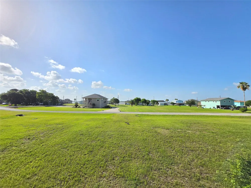 590 Bayview Drive Palacios, TX 77465