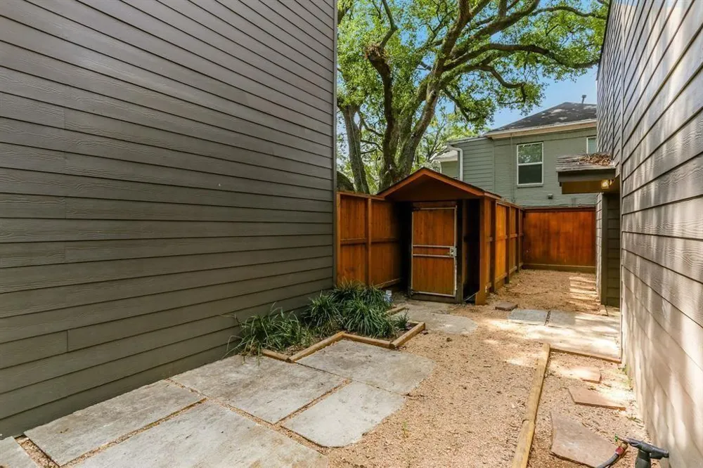 1914 Branard Street Houston, TX 77098