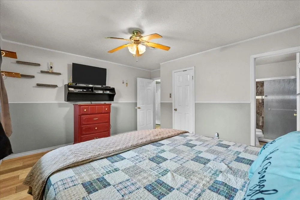 11734 Alamo Dr La Porte, TX 77571