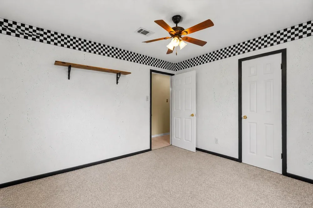 11734 Alamo Dr La Porte, TX 77571