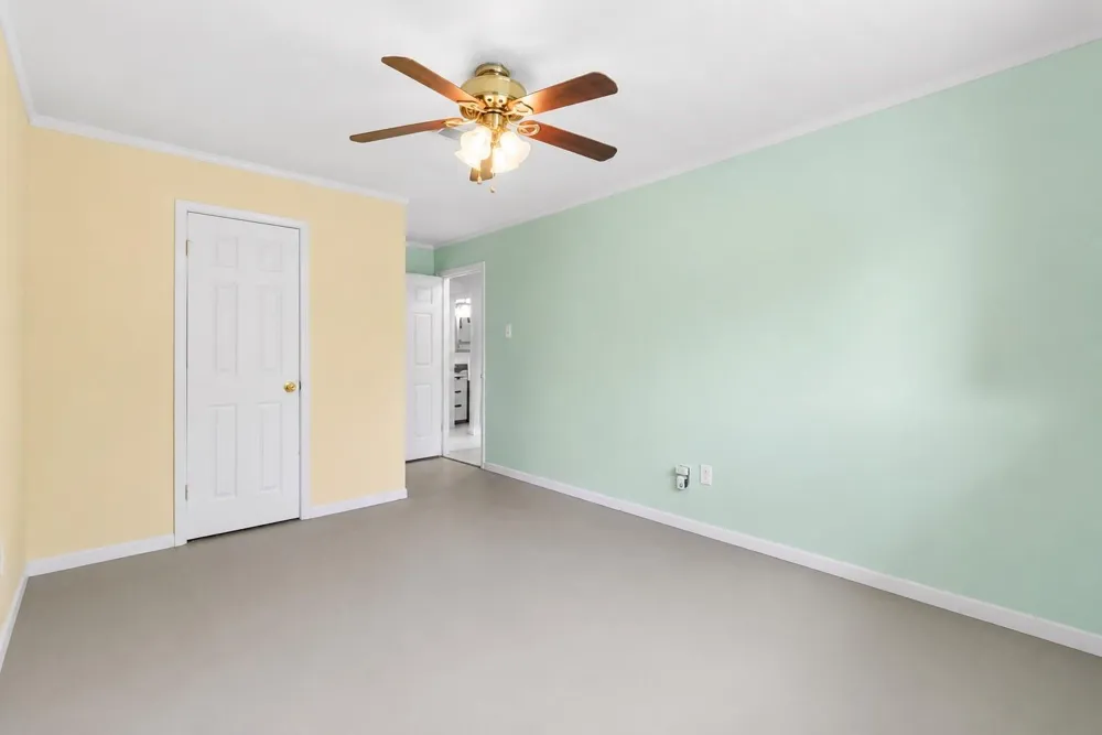 11734 Alamo Dr La Porte, TX 77571