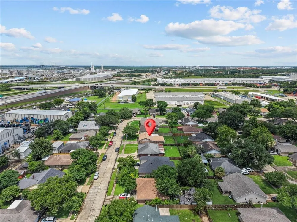 11734 Alamo Dr La Porte, TX 77571