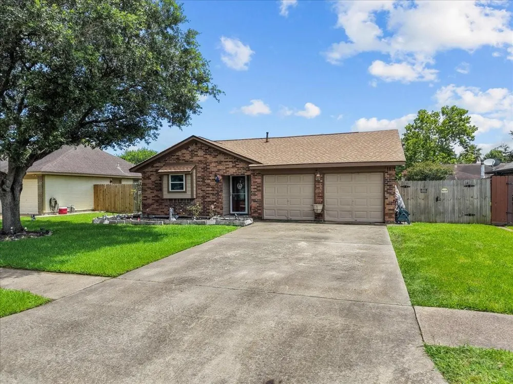 11734 Alamo Dr La Porte, TX 77571