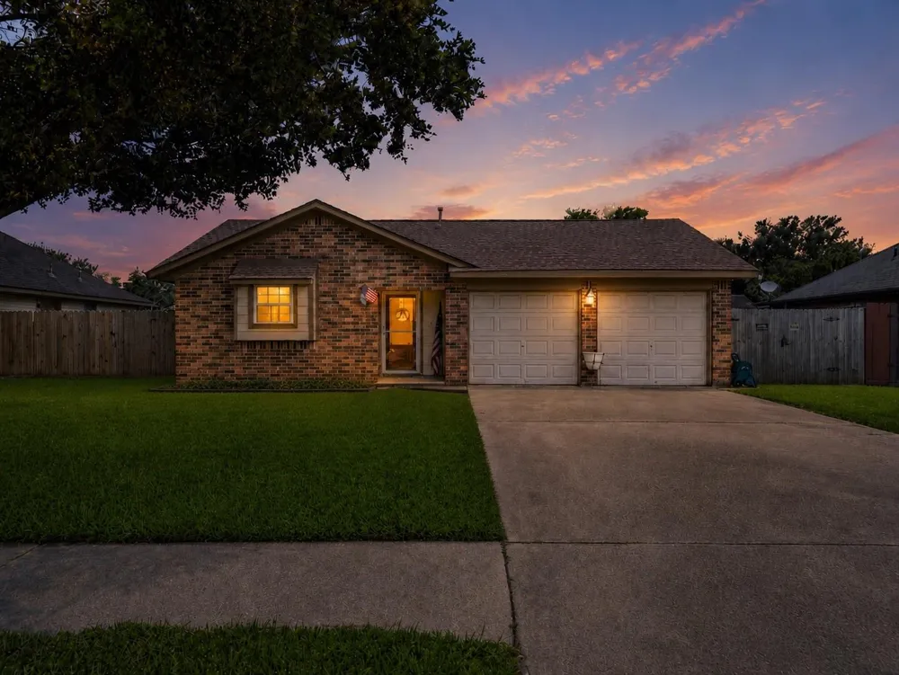 11734 Alamo Dr La Porte, TX 77571