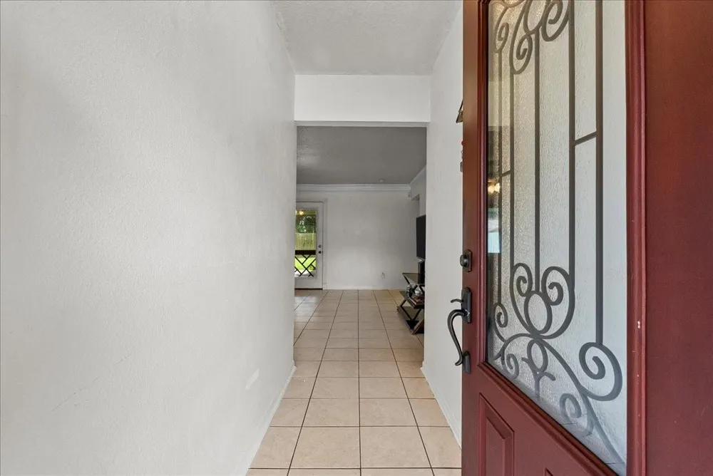 11734 Alamo Dr La Porte, TX 77571