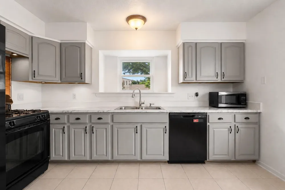11734 Alamo Dr La Porte, TX 77571